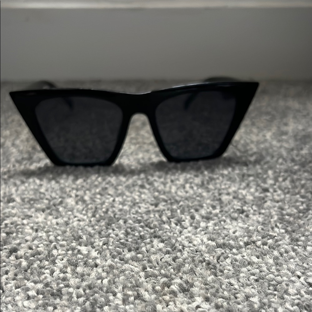 Classic Black Cat-Eye Sunglasses - Women's Accessories